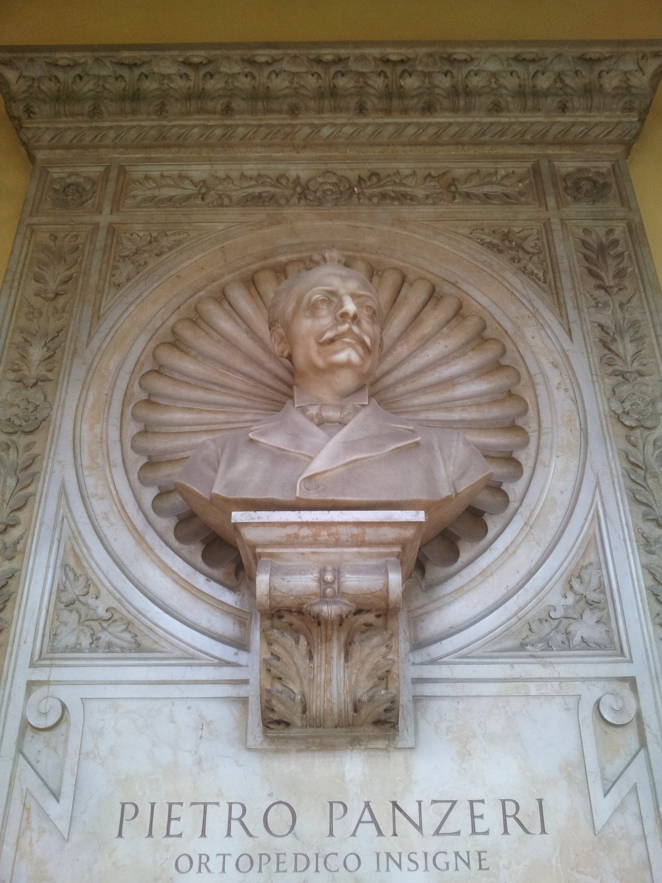Pietro Panzeri's monument, Istituto Rizzoli, Bologna - 02.jpg